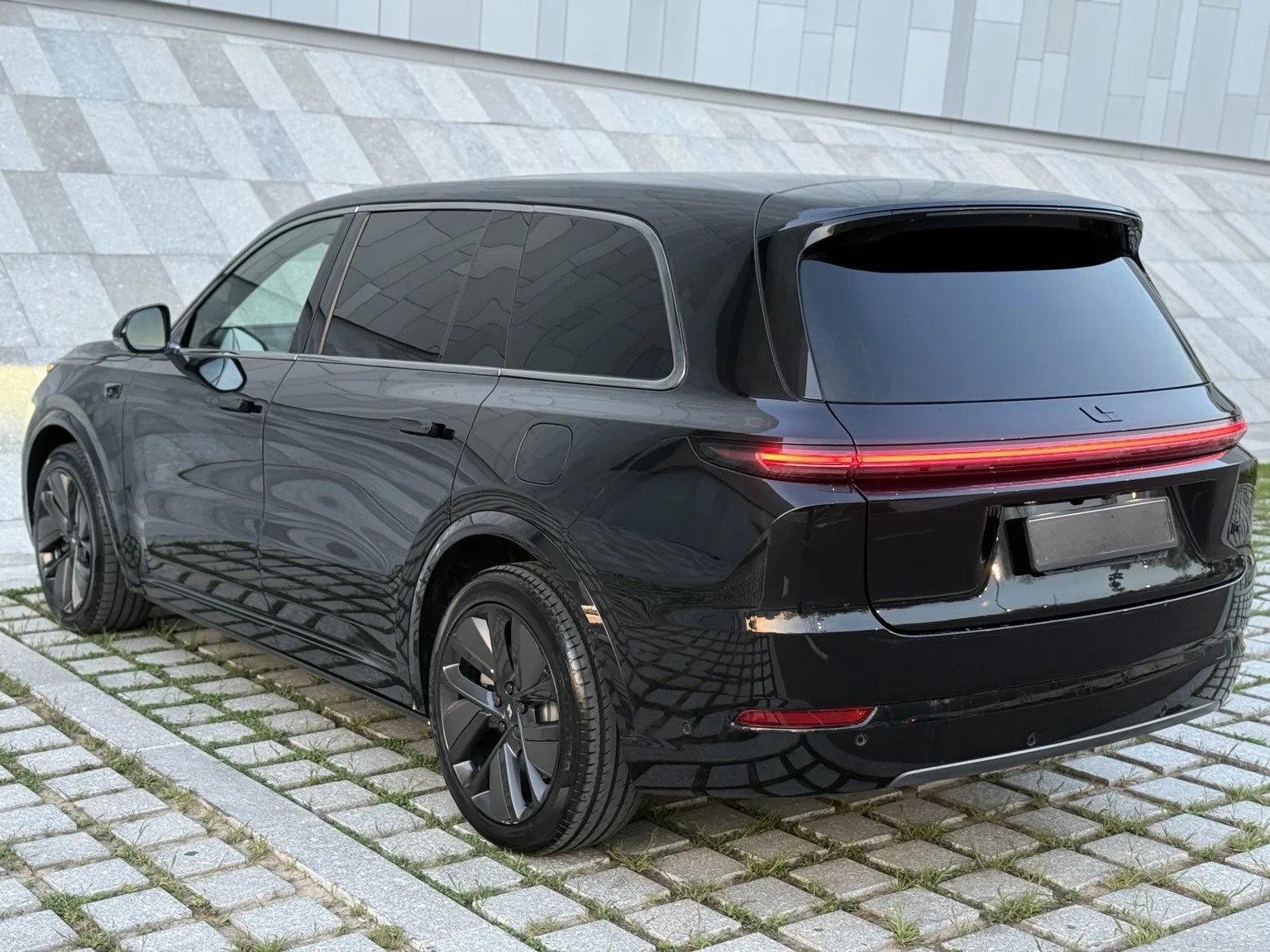 Li Auto L9 фото 3